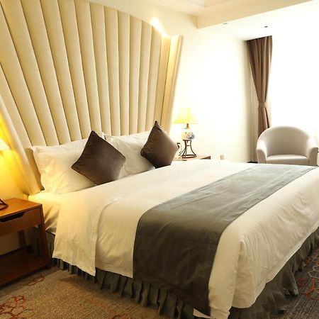 Zhi Hui Tang Feng Ze Hotel Chengdu Exterior foto